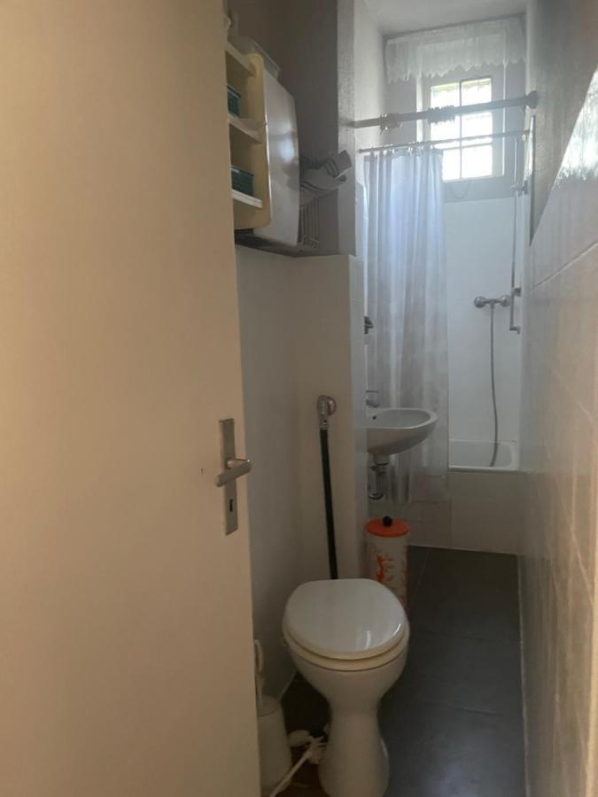 1 Schlafenzimmer 1 Whonzimmer Waschmaschine Trockner Maximum 4Personen Rheinhausen Center Appartement 1705 Дуйсбург Екстер'єр фото