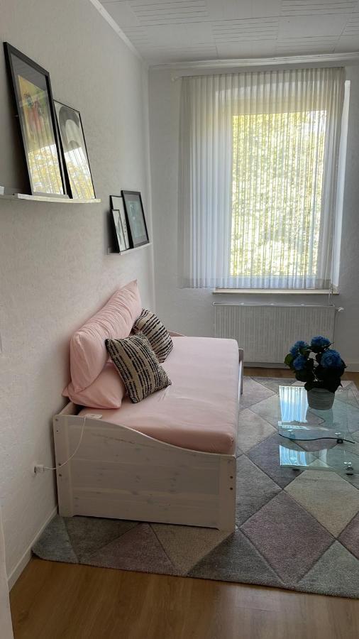 1 Schlafenzimmer 1 Whonzimmer Waschmaschine Trockner Maximum 4Personen Rheinhausen Center Appartement 1705 Дуйсбург Екстер'єр фото